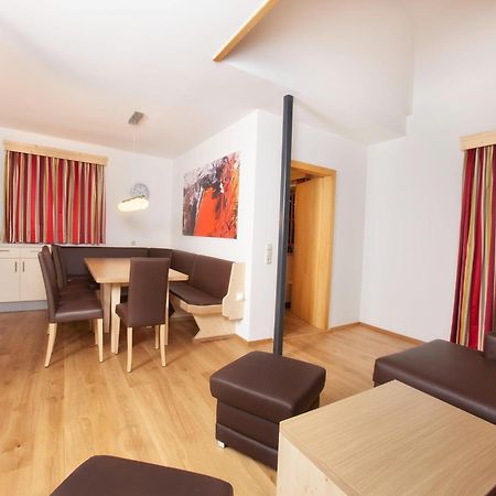 Apartment In Wald Im Pinzgau With Swimming Pool And Views エクステリア 写真